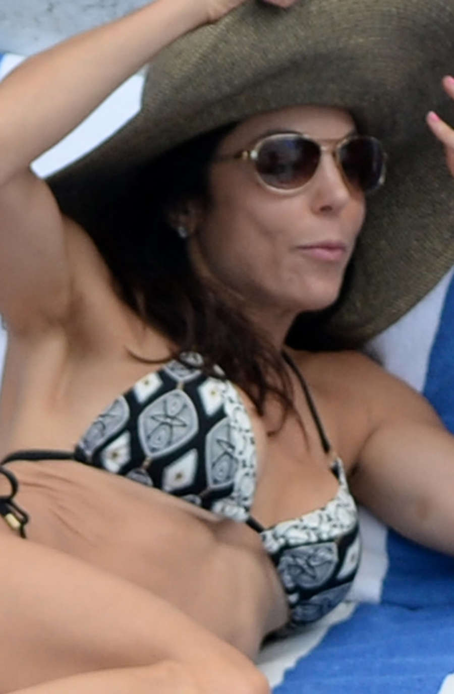 Bethenny-Frankel-in-Bikini-7