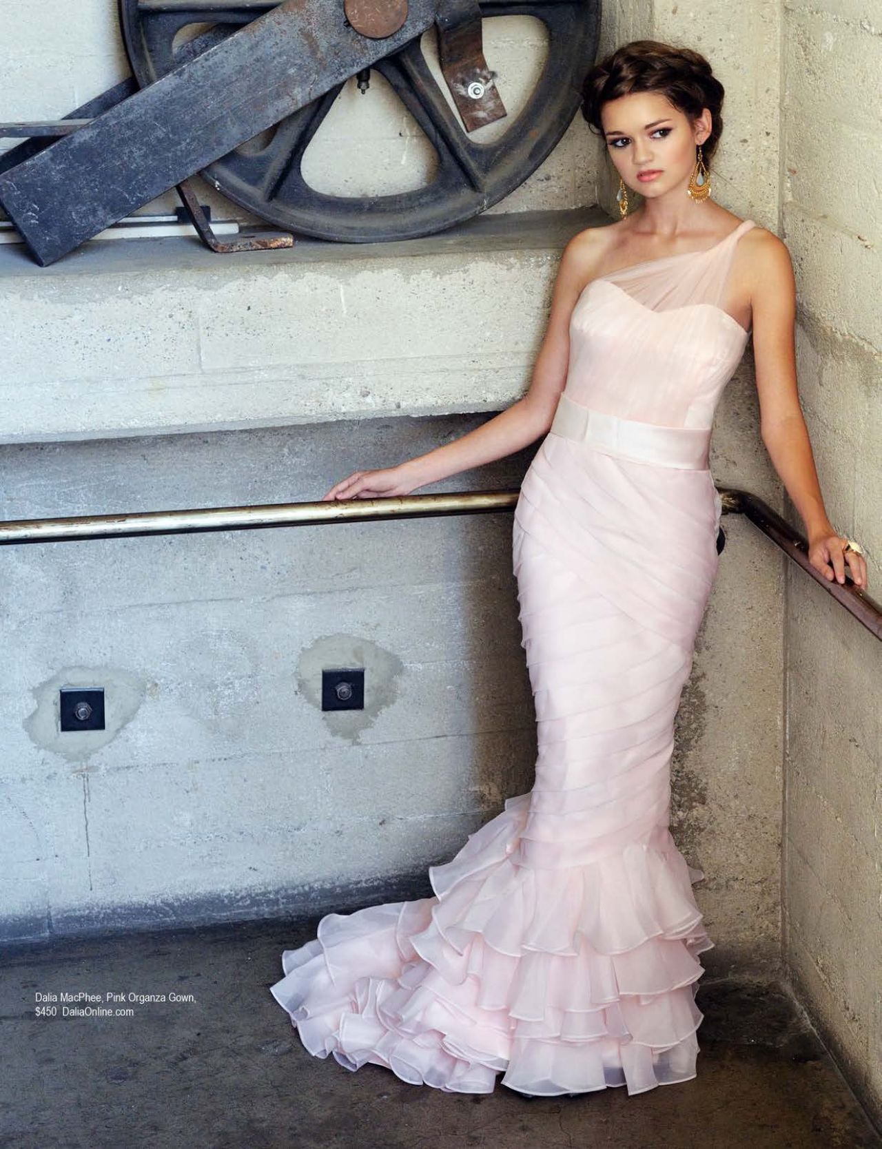 Ciara-Bravo-Regard-Magazine-October-2014-9