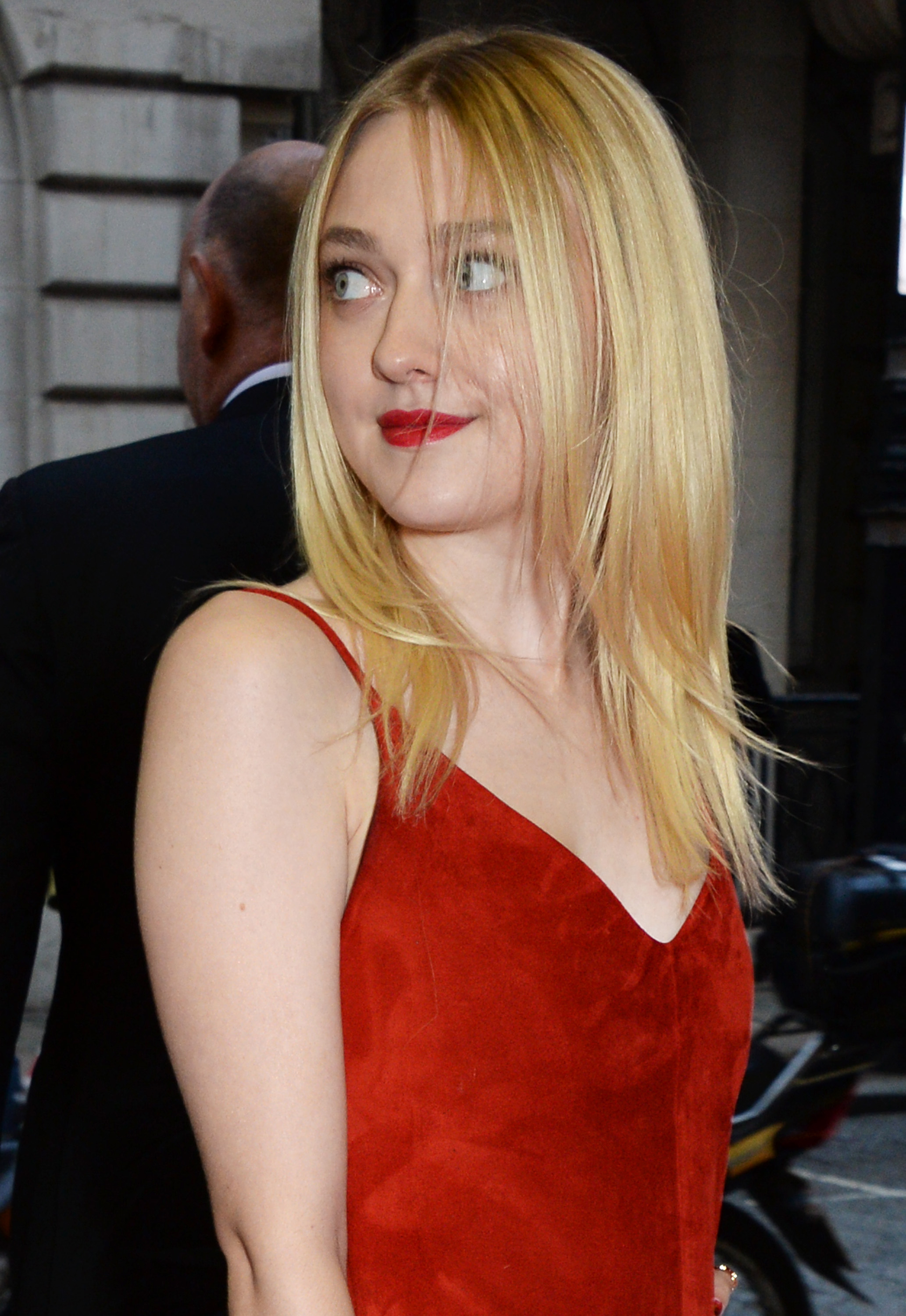 Dakota-Fanning-102