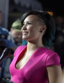Demi-Lovato-303