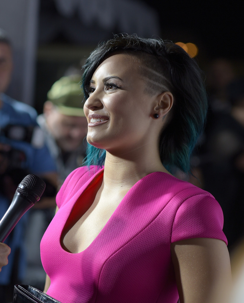 Demi-Lovato-303