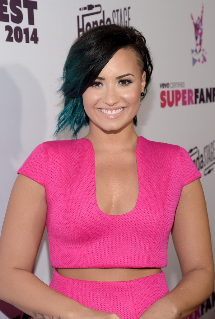 Demi-Lovato-304