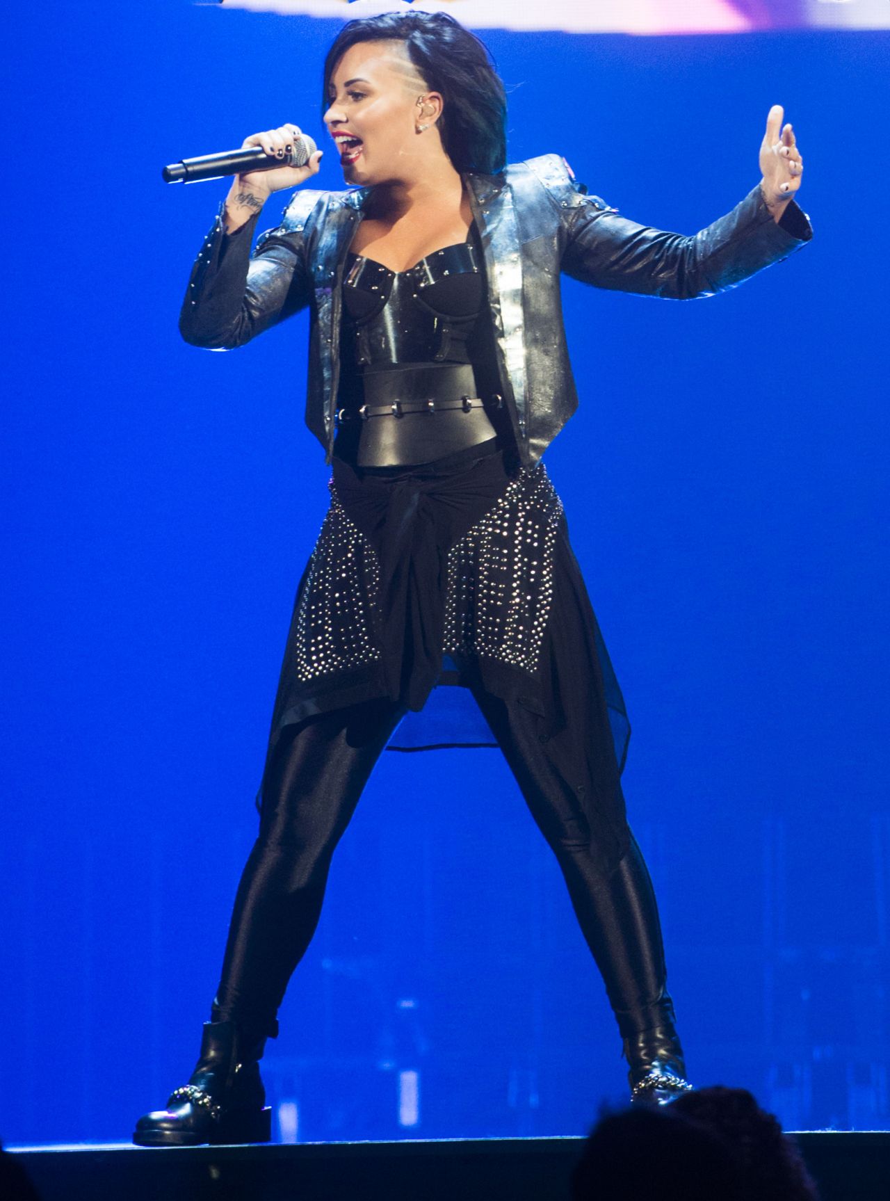 Demi-Lovato-310