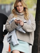 Hilary-Duff-Leggy-6