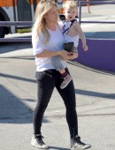 Hilary-Duff-Shopping-LA-6