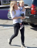 Hilary-Duff-Shopping-LA-7