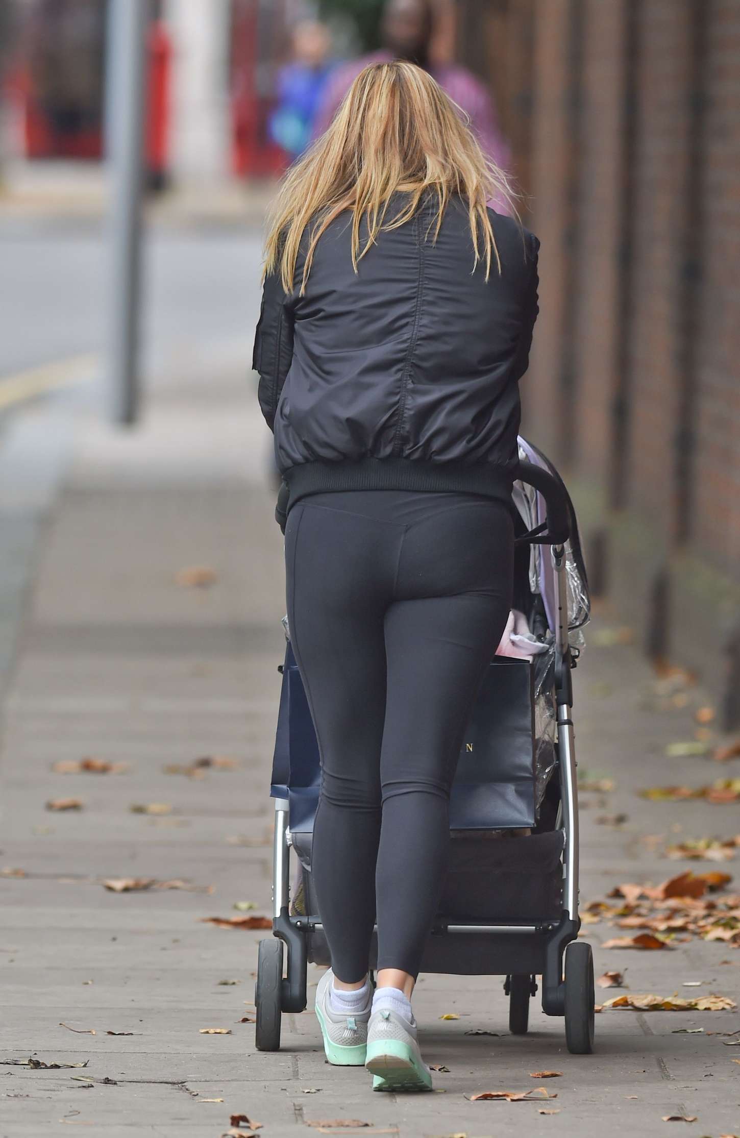 Holly-Valance-Booty-8