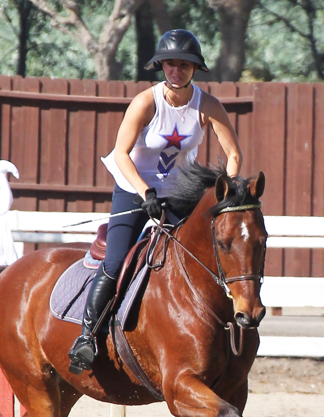 Kaley-Cuoco-Riding-Horse-LA-5