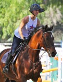 Kaley-Cuoco-Riding-Horse-LA-6