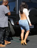 Kim-Kardashian-Booty-703