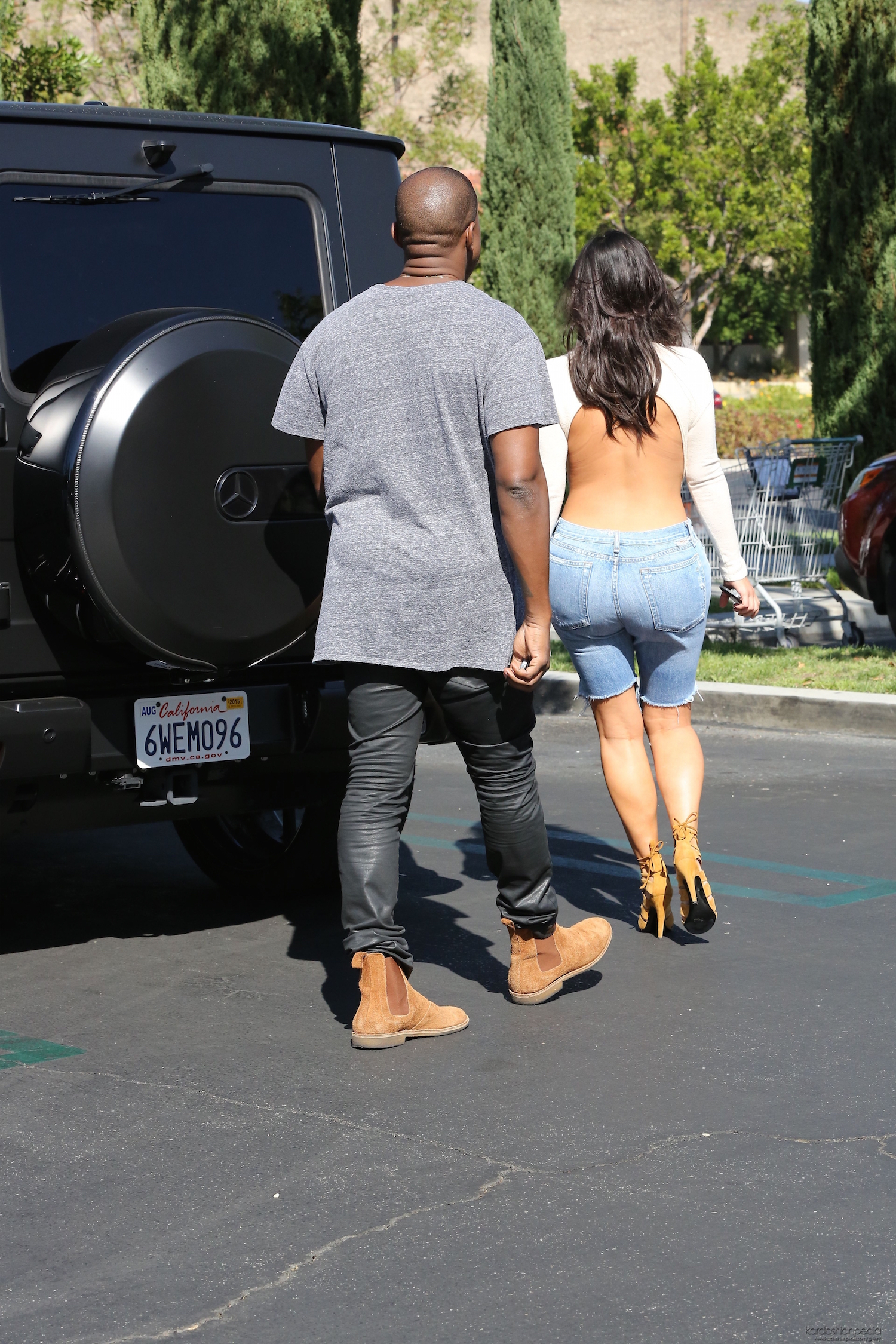 Kim-Kardashian-Booty-704