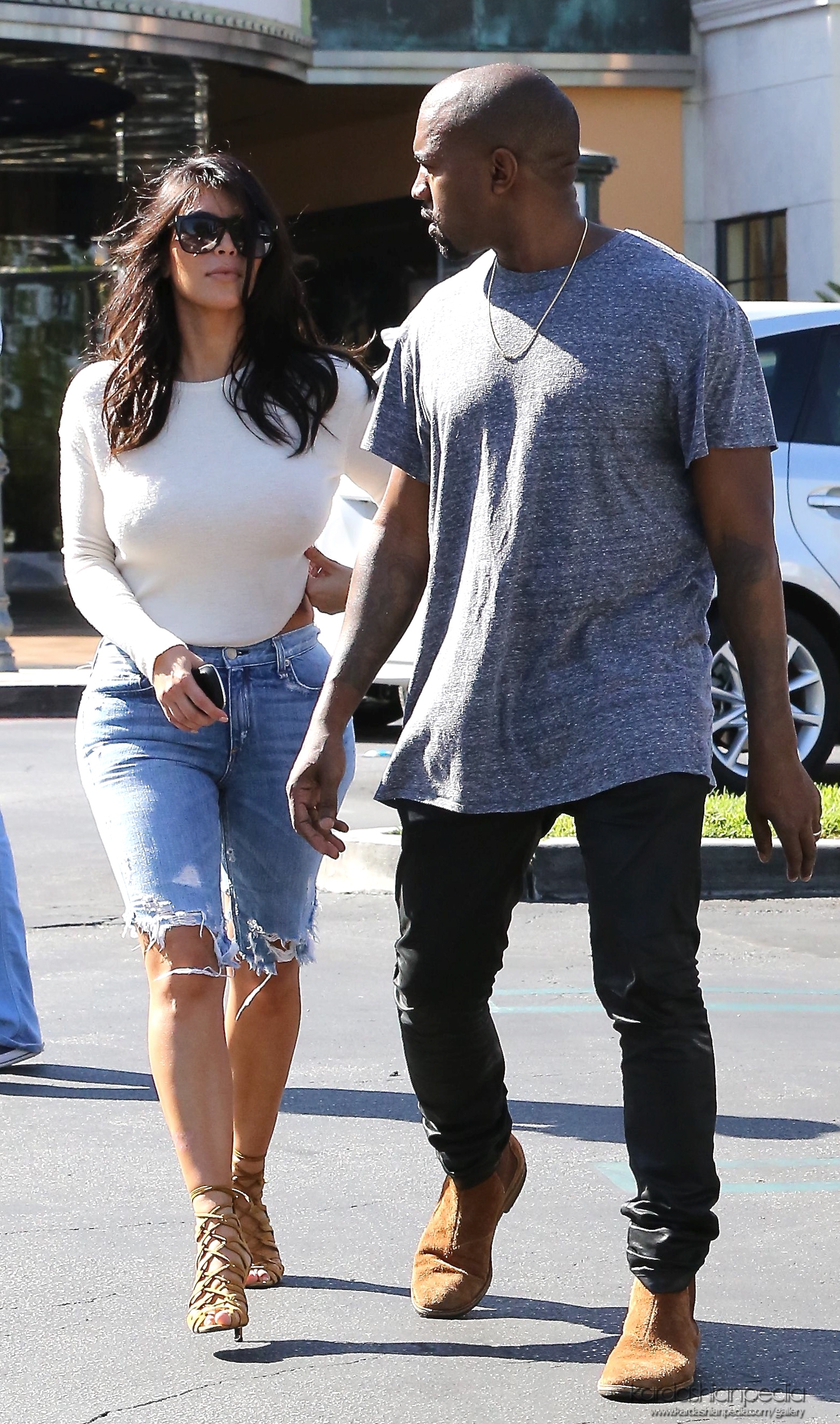 Kim-Kardashian-Booty-712