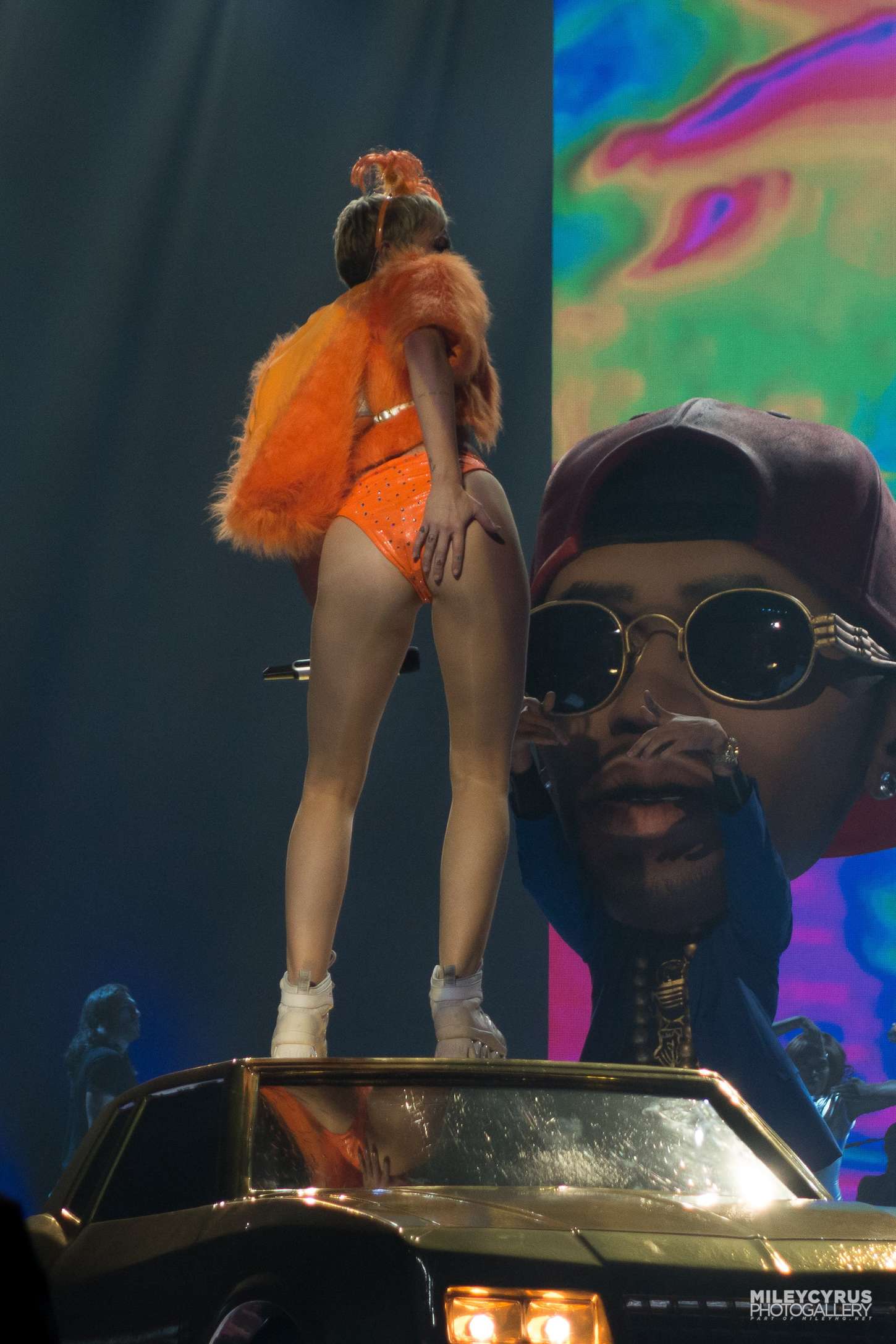 Miley-Cyrus-Bangerz-Tour-Adelaide-10