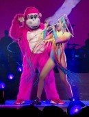 Miley-Cyrus-Bangerz-Tour-Adelaide-5