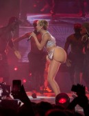Miley-Cyrus-Bangerz-Tour-Adelaide-9