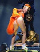 Miley-Cyrus-Bangerz-Tour-Melbourne-9