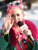 Miley-Cyrus-at-Sunrise-Morning-TV-14