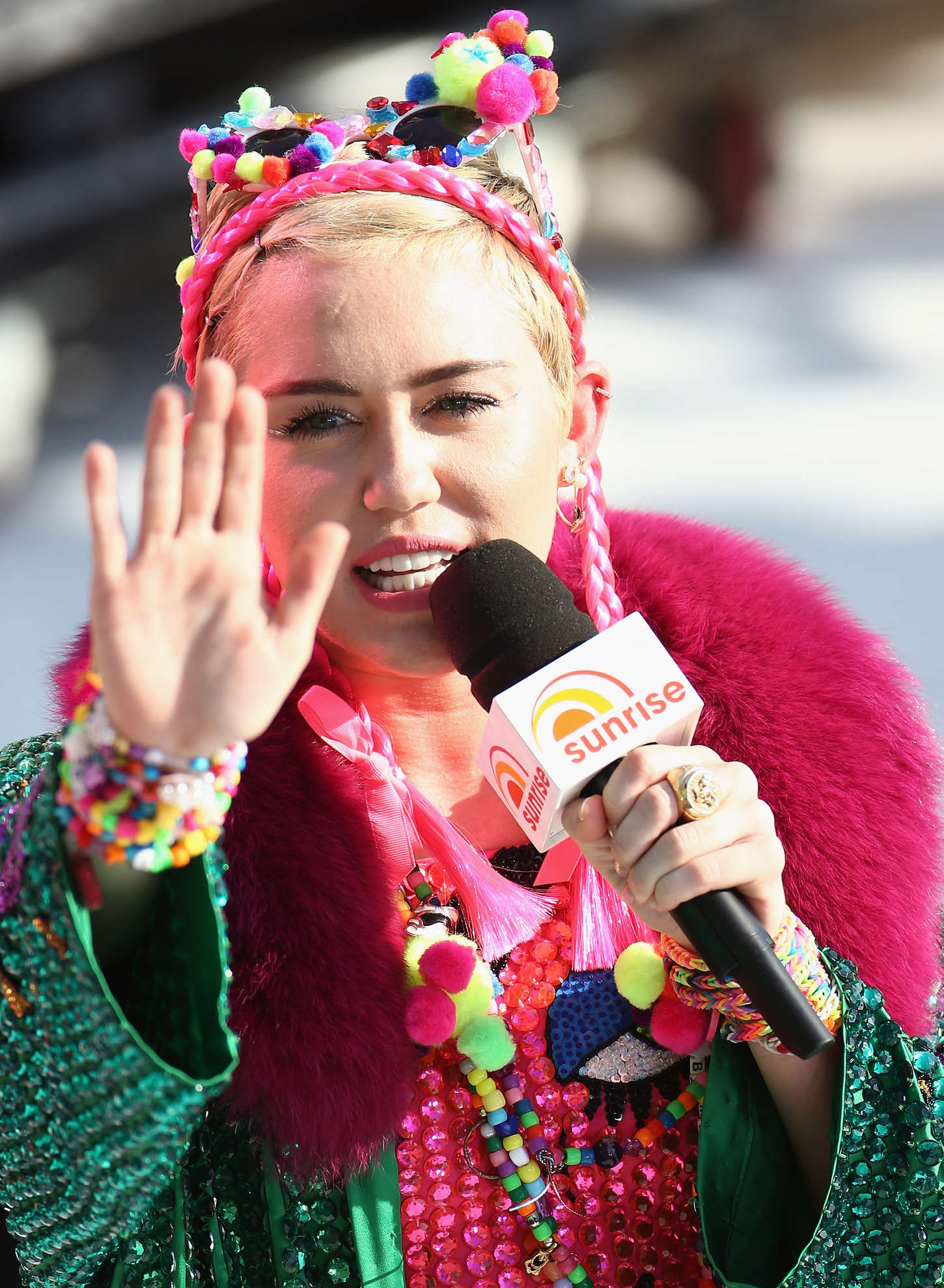Miley-Cyrus-at-Sunrise-Morning-TV-14