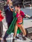 Miley-Cyrus-at-Sunrise-Morning-TV-15