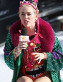 Miley-Cyrus-at-Sunrise-Morning-TV-18