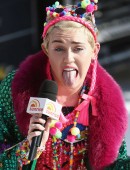 Miley-Cyrus-at-Sunrise-Morning-TV-20