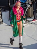 Miley-Cyrus-at-Sunrise-Morning-TV-6