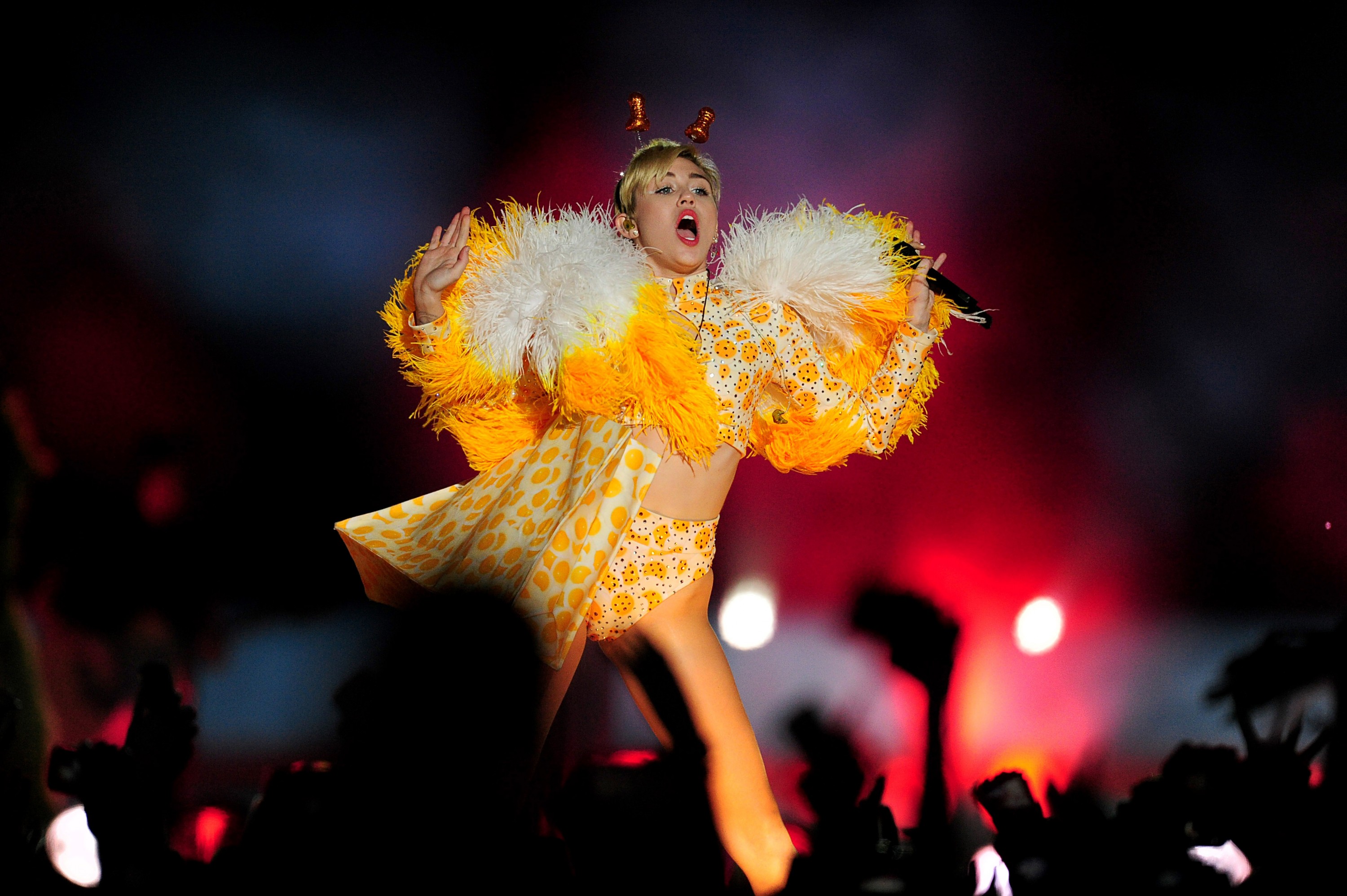 Miley-Cyrus-on-Bangerz-Tour-in-Buenos-Aires-2