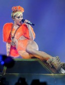 Miley-Cyrus-on-Bangerz-Tour-in-Perth-13
