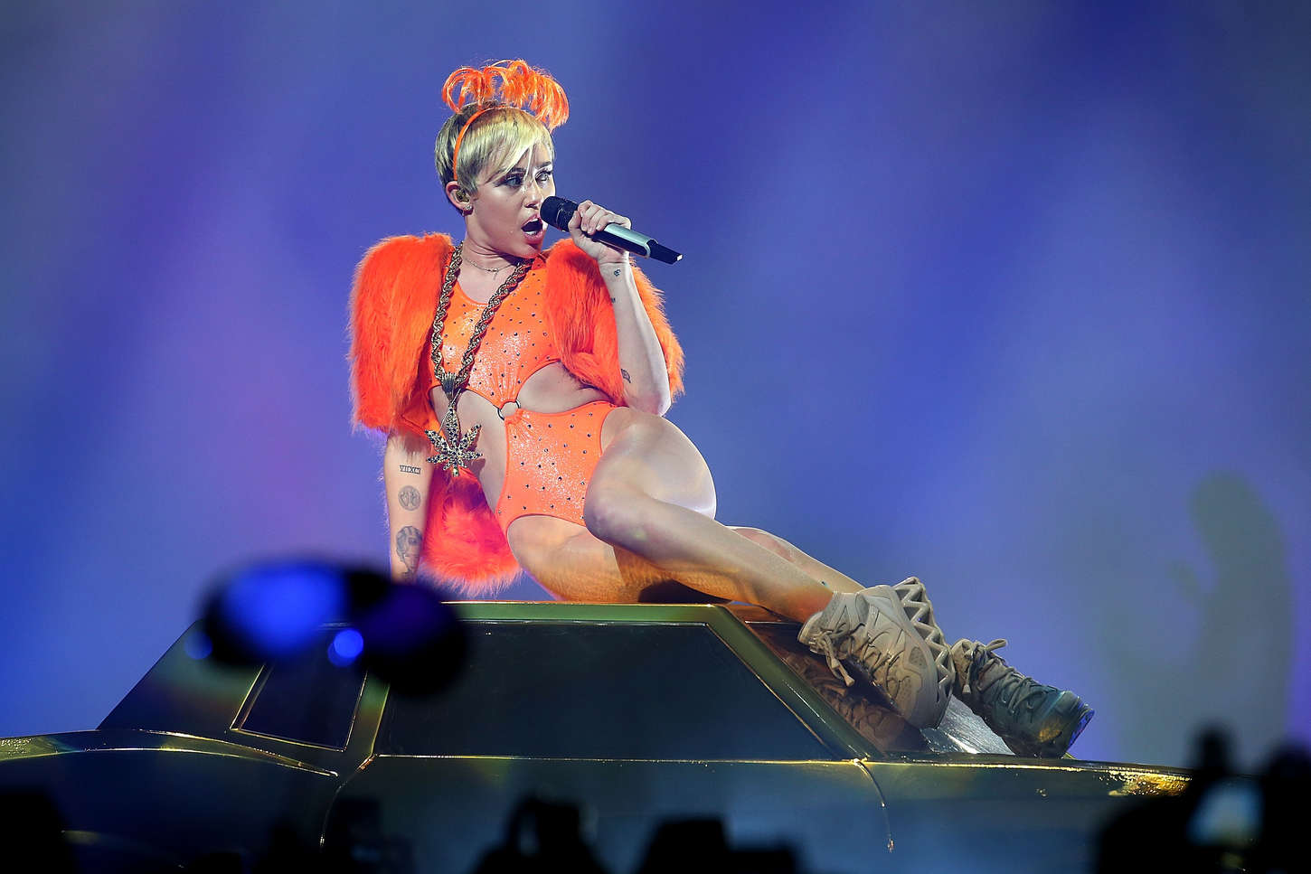 Miley-Cyrus-on-Bangerz-Tour-in-Perth-13