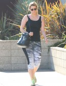 Mischa-Barton-in-Leggings-1