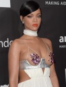 Rihanna-974