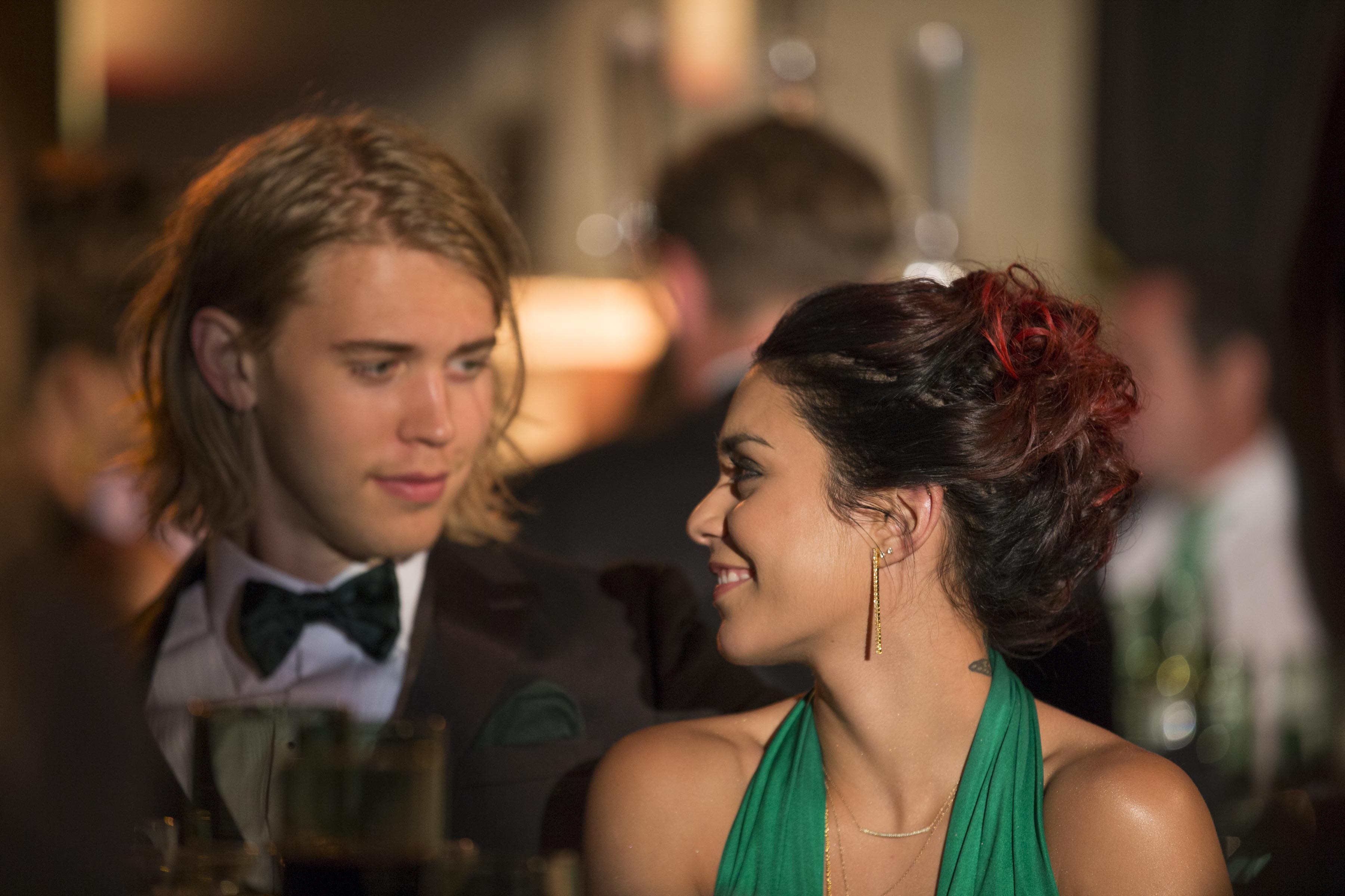 Vanessa-Hudgens-357
