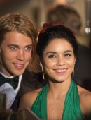 Vanessa-Hudgens-358