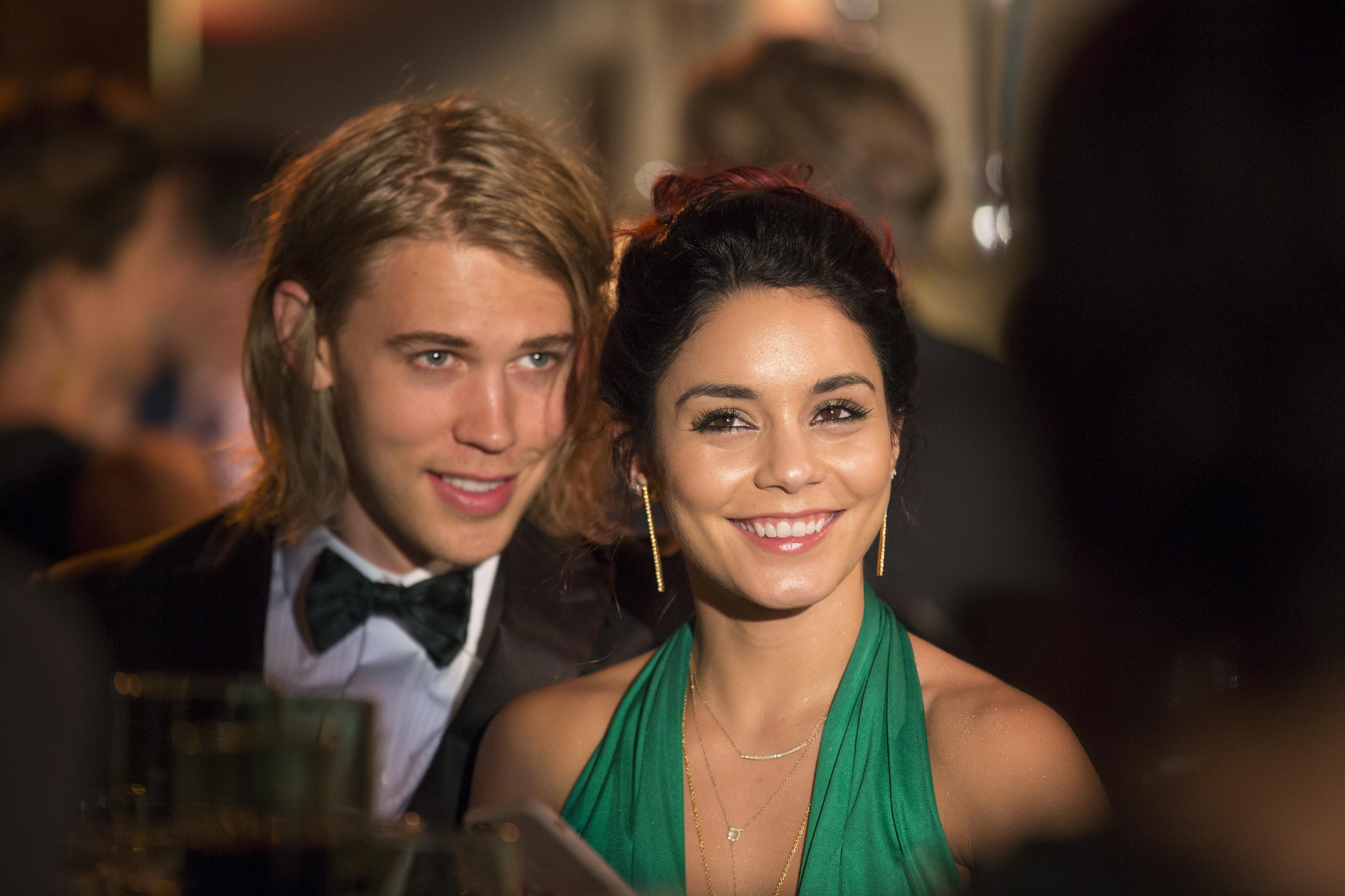 Vanessa-Hudgens-358
