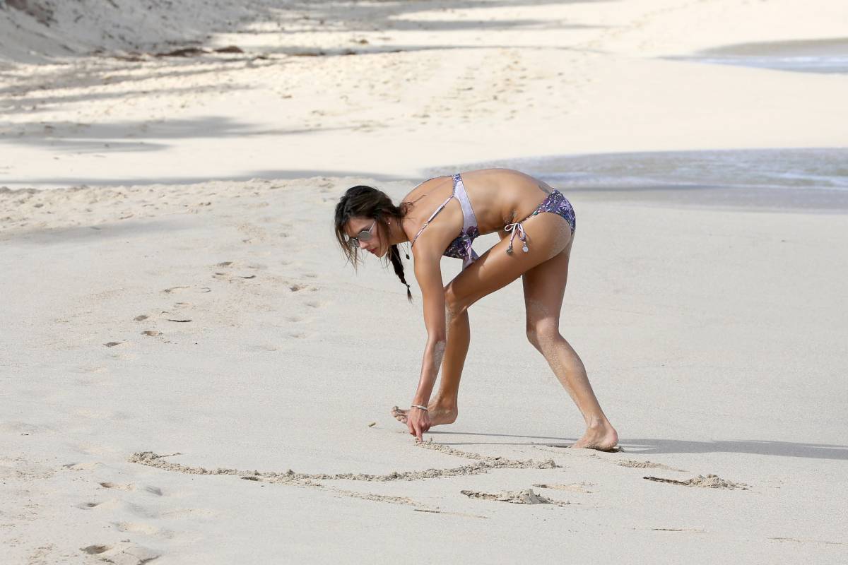 Alessandra-Ambrosio-807