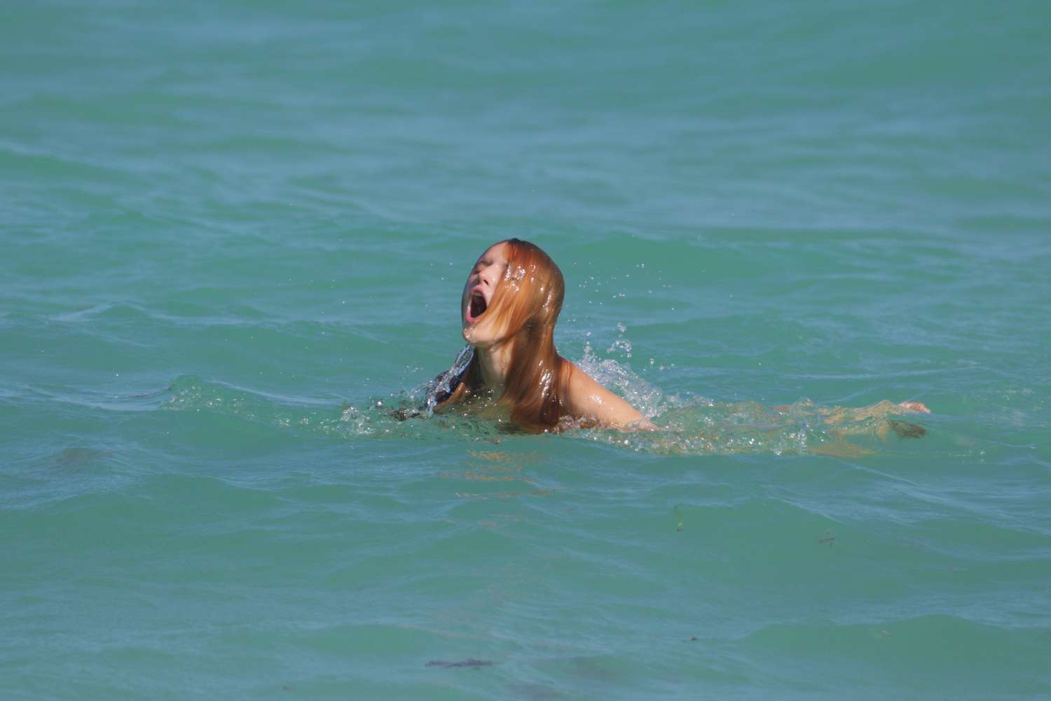 Bella-Thorne-in-Bikini-6