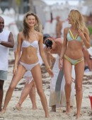 Candice-Swanepoel-and-Behati-Prinsloo-2