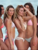 Candice-Swanepoel-and-Behati-Prinsloo-22