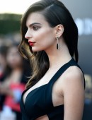 Emily-Ratajkowski-437