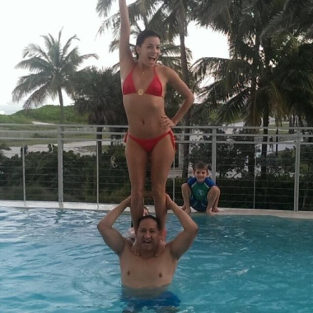 Eva-Longoria-in-Bikini-15