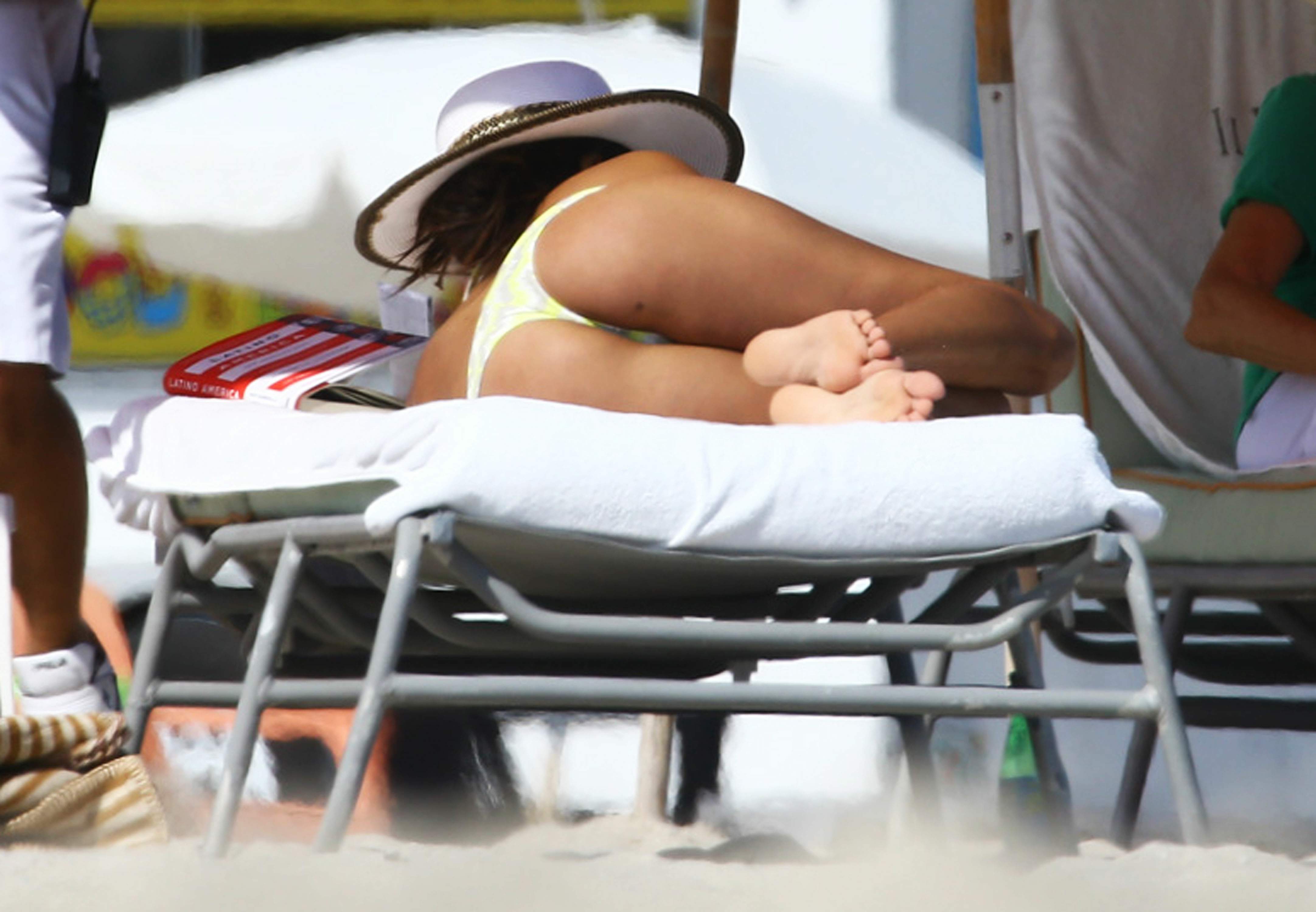 Eva-Longoria-in-Bikini-5
