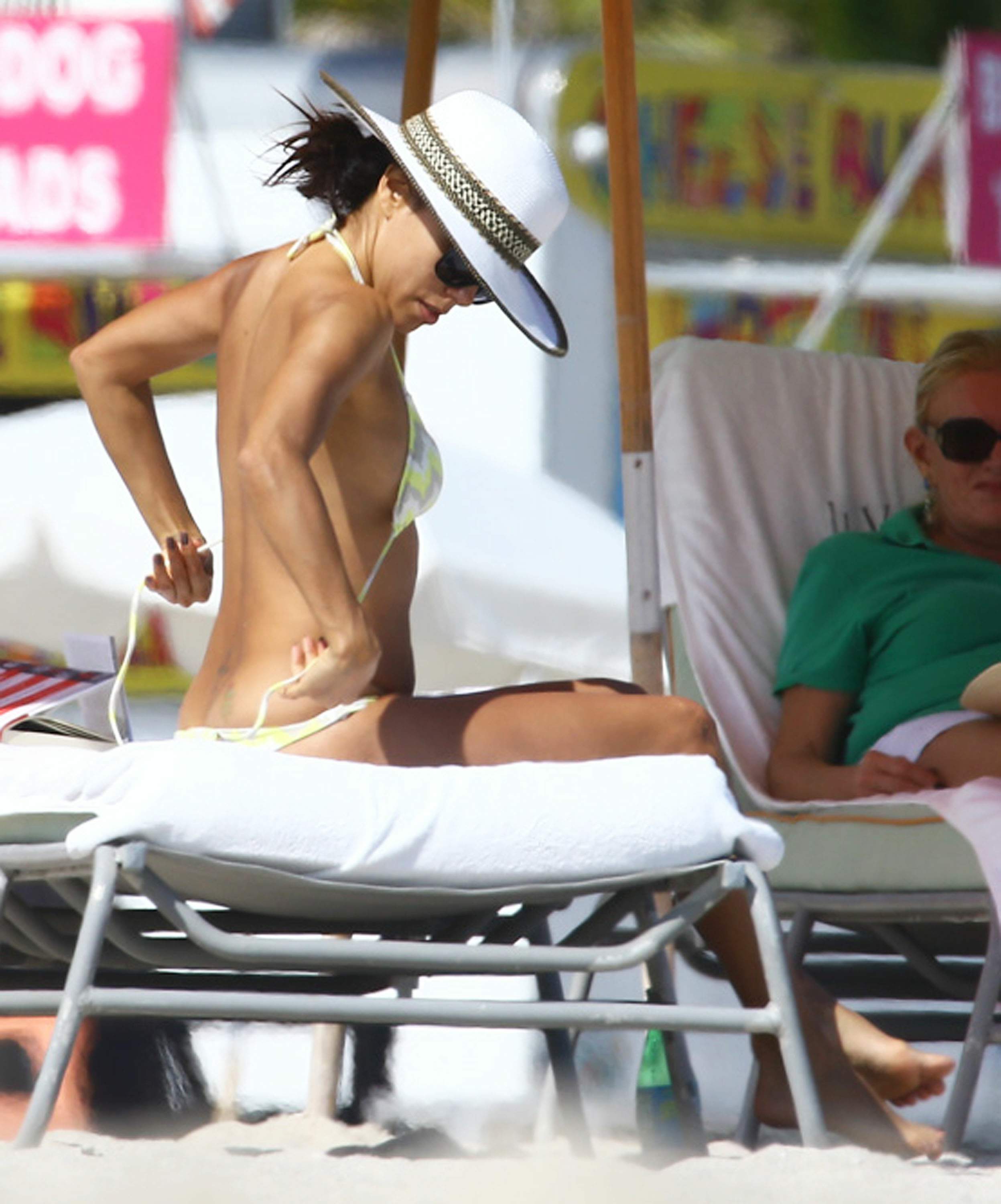 Eva-Longoria-in-Bikini-7