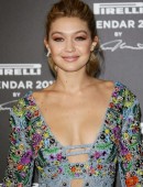 Gigi-Hadid-Leggy-4