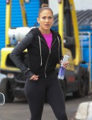 Jennifer-Lopez-Booty-in-Tights-702