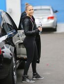Jennifer-Lopez-Booty-in-Tights-708