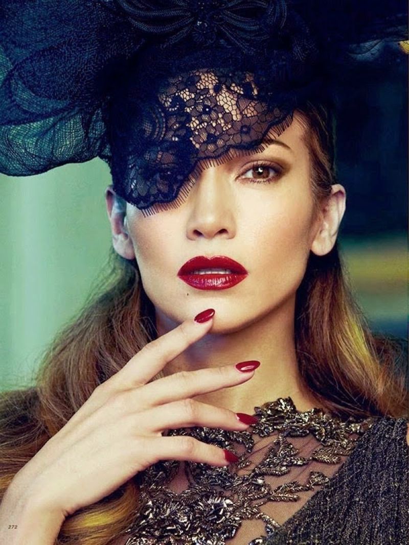 Jennifer-Lopez-Harper's-Bazaar-Russia-December-2014-4
