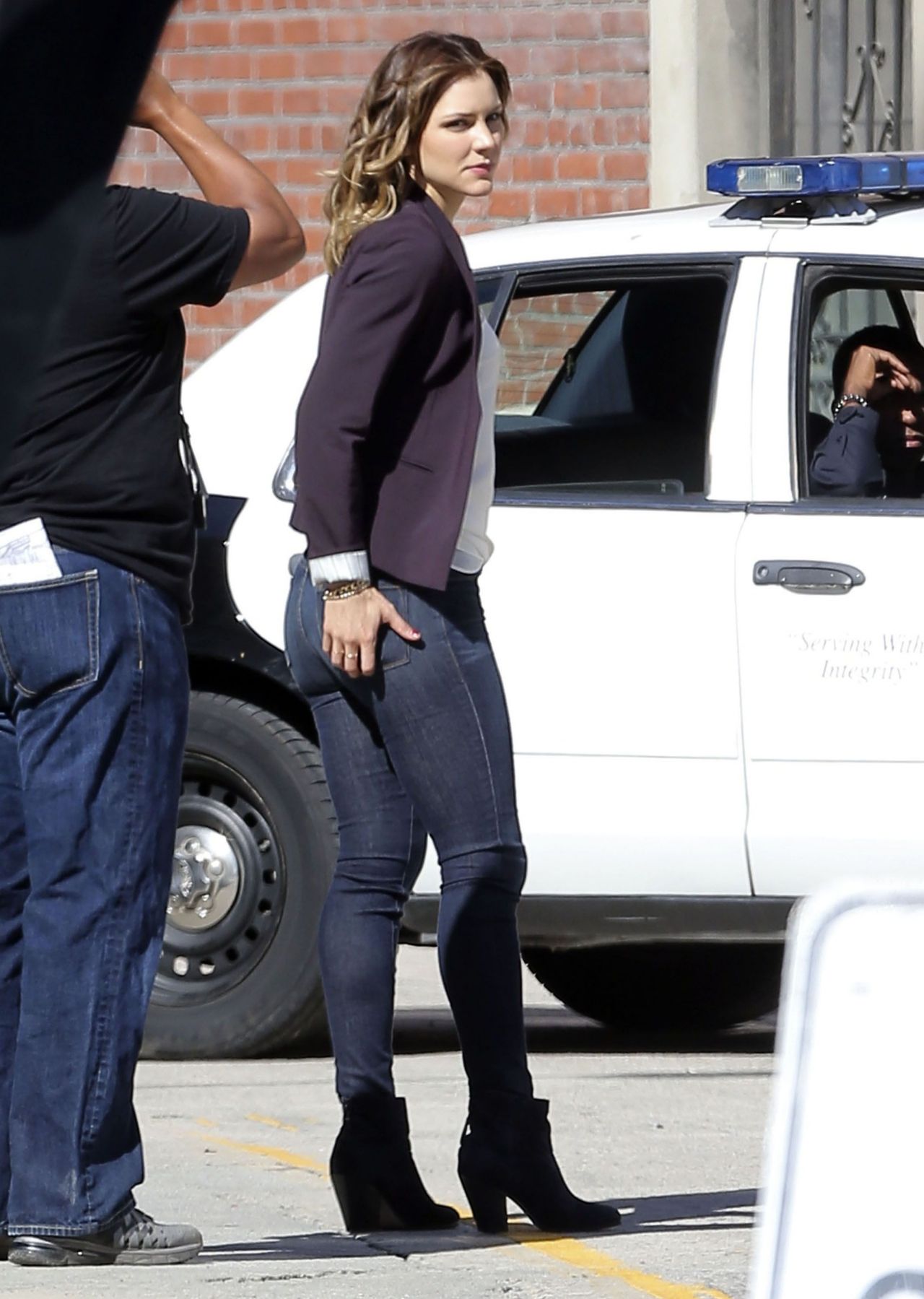 Katharine-Mcphee-Booty-in-Jeans-1