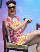 Katy-Perry-Leggy-10