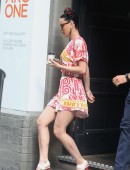 Katy-Perry-Leggy-9