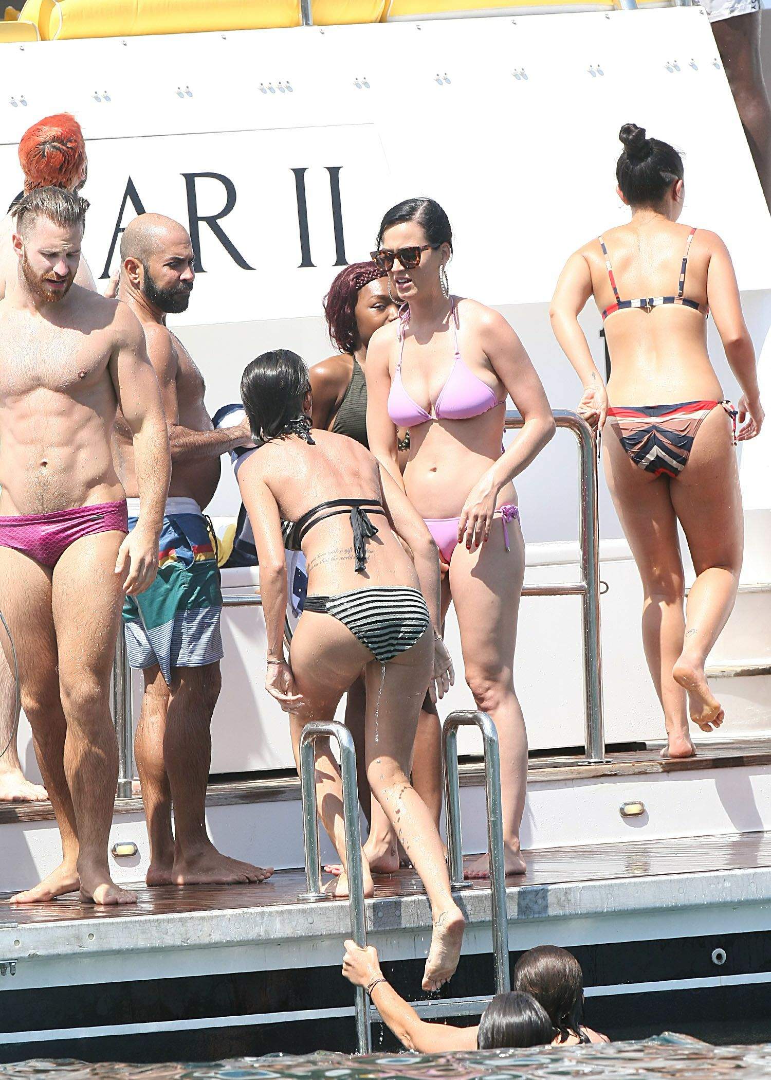 Katy-Perry-in-Pink-Bikini-20